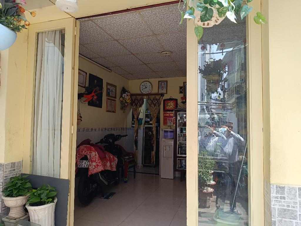 Q7 LÂM VĂN BỀN KHU NGƯỜI GIÀU Ở CHỢ CƯ XÁ NGÂN HÀNG.