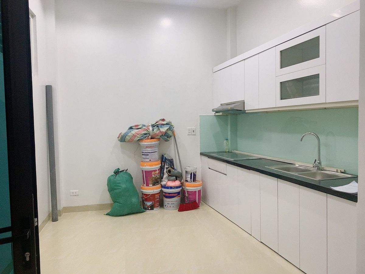 BÁN GẤP NHÀ CẦU GIẤY- 37M2- 5,95 TỶ- NHÀ MỚI ĐẸP LONG LANH- MẶT TIỀN CỰC RỘNG- HÀNG HIẾM TRONG PHÂN KHÚC