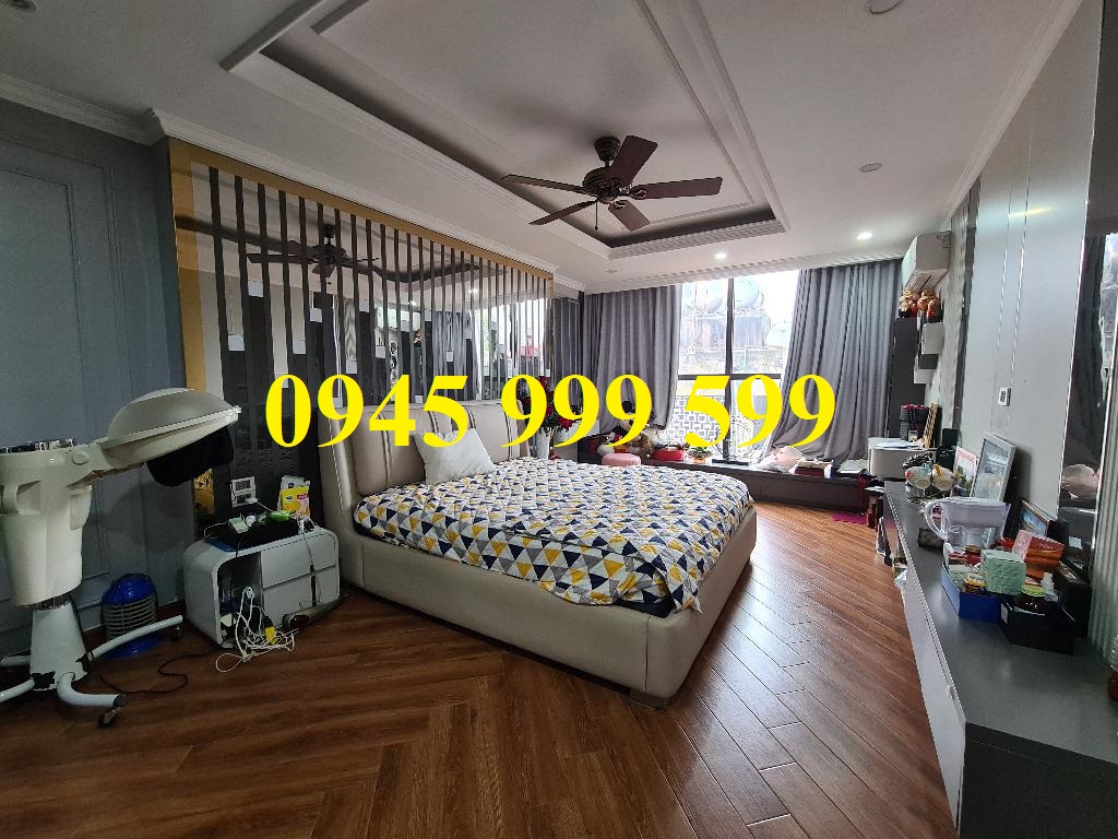 Bán nhà thang máy kinh doanh phố Cát Linh Đông Đa nhỉnh 24 tỷ.