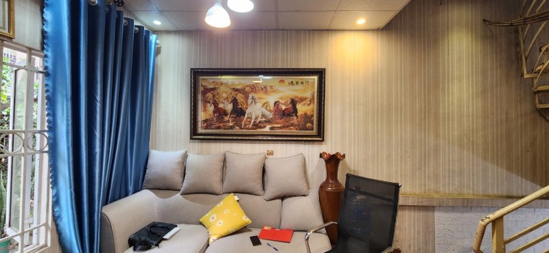 Cầu Giấy - Diện tích 43m2 - Mặt tiền 6.5m - 3.8 Tỷ - Cầu Giấy