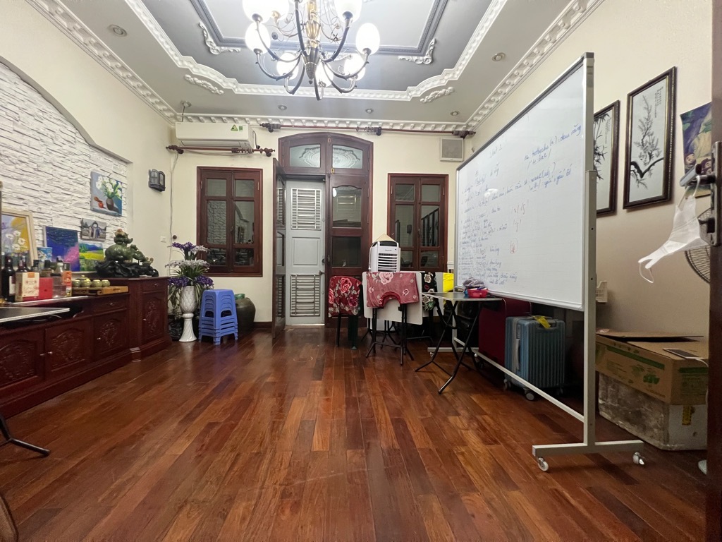 Bán nhà phố Lạc Long Quân kinh doanh ga ra ô tô nhỉnh 13 tỷ.