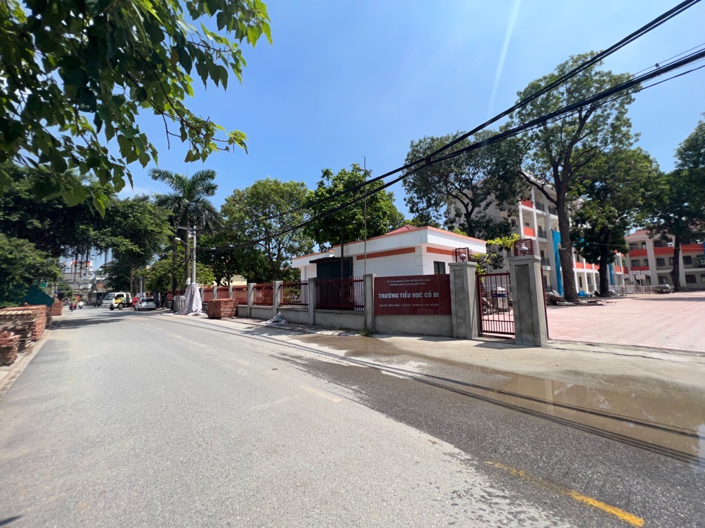 Bán nhà cổ bi, gia lâm 100m, 3 tầng, giá 4,5 tỷ. Dân xây, lên thêm tầng nếu muốn.Tiểu học CỔ BI ngay nhà.