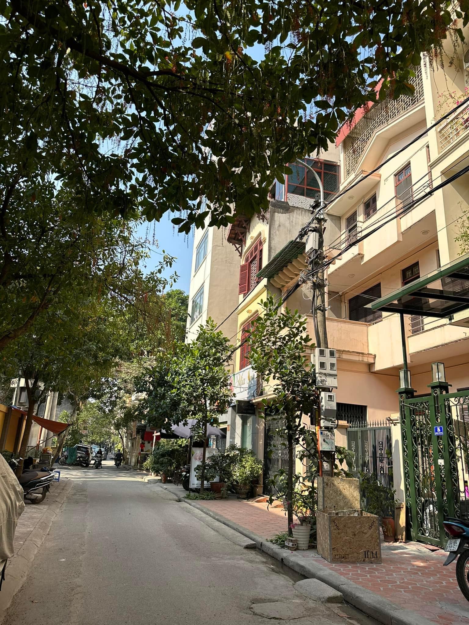 Bán Nhà Phố Nghĩa Đô Quận Cầu Giấy. 77m Mặt Tiền 6.7m Nhỉnh 21 Tỷ. Cam Kết Ảnh Thật Mô Tả Chính Xác. Chủ Thiện Chí Cần