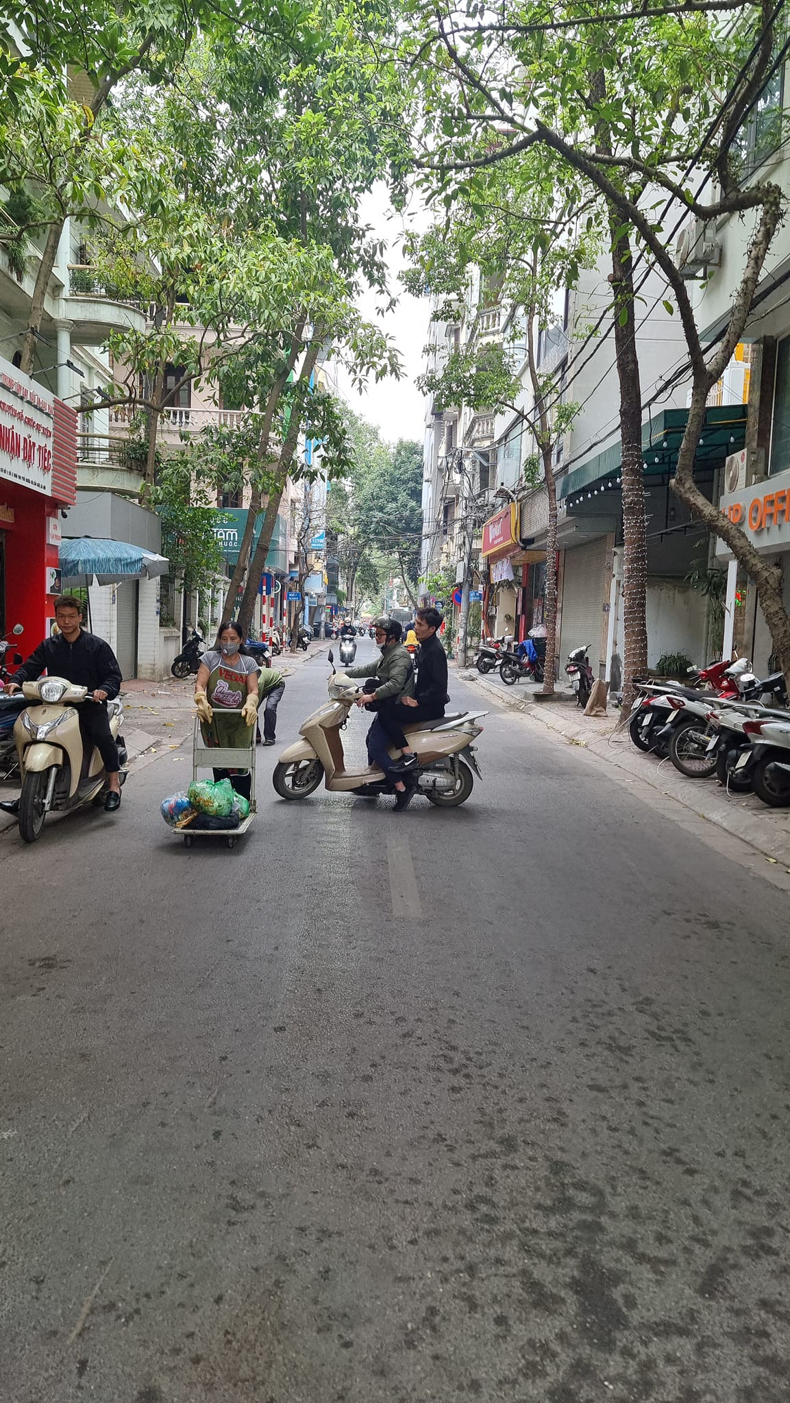 Bán Nhà Phố Nghĩa Đô Quận Cầu Giấy. 101m Mặt Tiền 7,8m Nhỉnh 28 Tỷ. Cam Kết Ảnh Thật Mô Tả Chính Xác. Chủ Thiện Chí