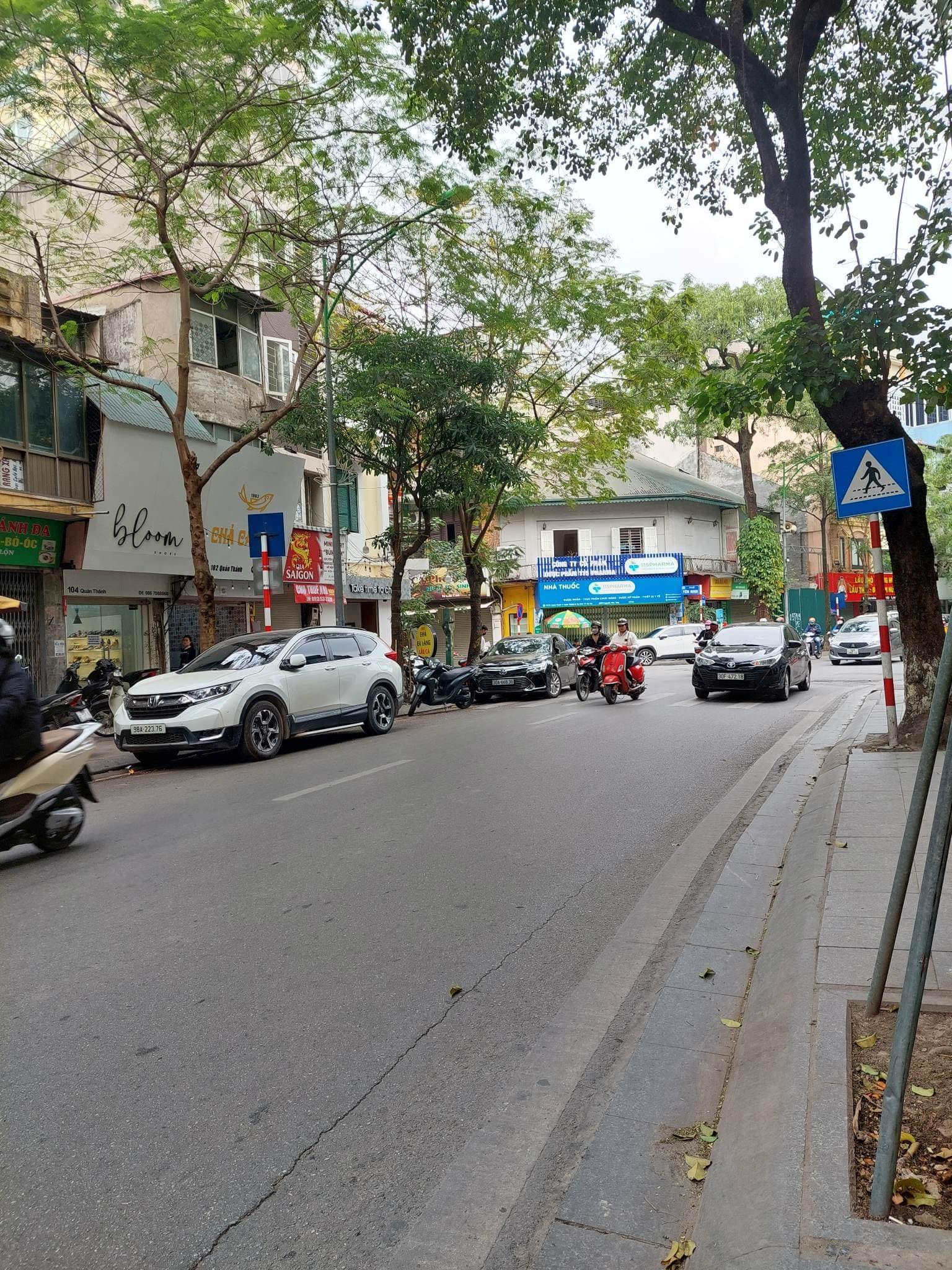 Bán Nhà mặt phố Quán Thánh, 40m2, mặt tiền 9m, 22 tỷ, ô tô tránh, kinh doanh đỉnh