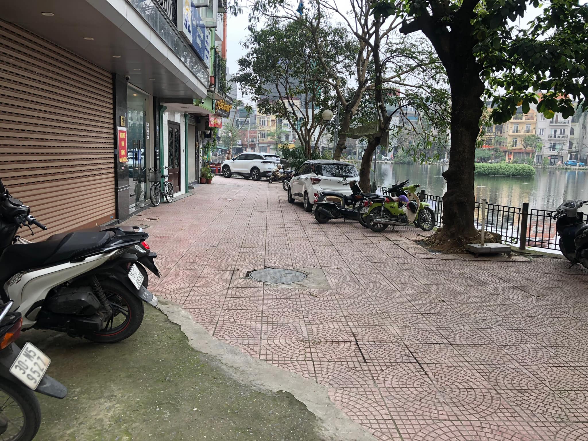 Mặt Hồ Đầm Tròn Đội Cấn 180M2 35 Tỷ -Kinh Doanh Ô TÔ Tránh 2 Mặt Tiền Trước Sau