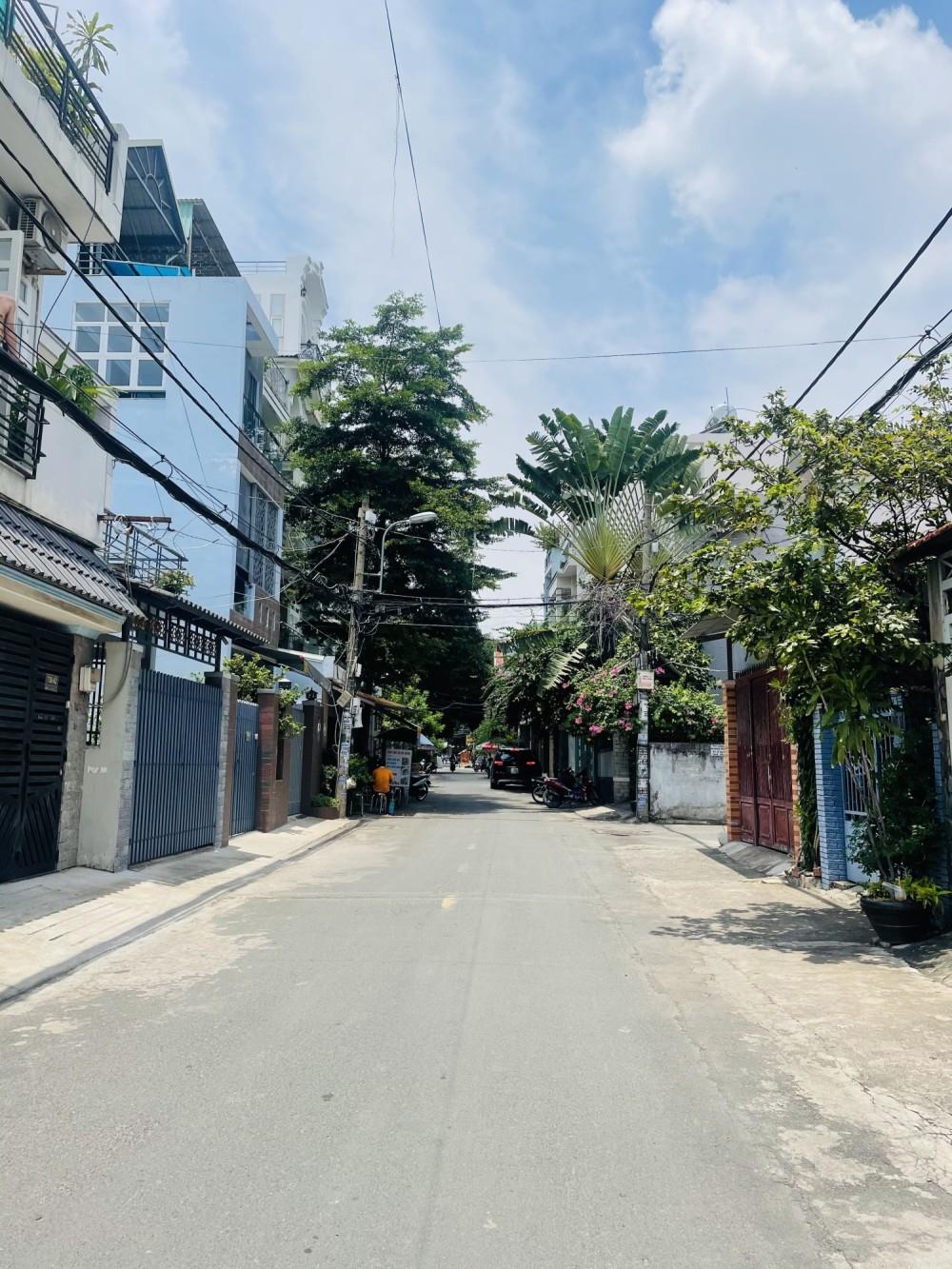 LÊ ĐỨC THỌ - P15 - ĐƯỜNG NHỰA 10M THÔNG KINH DOANH - NHÀ ĐẸP 3 TẦNG - 100M2 - 4x25m - CHỦ NGỘP NGÂN HÀNG GIẢM GẤP 9,5