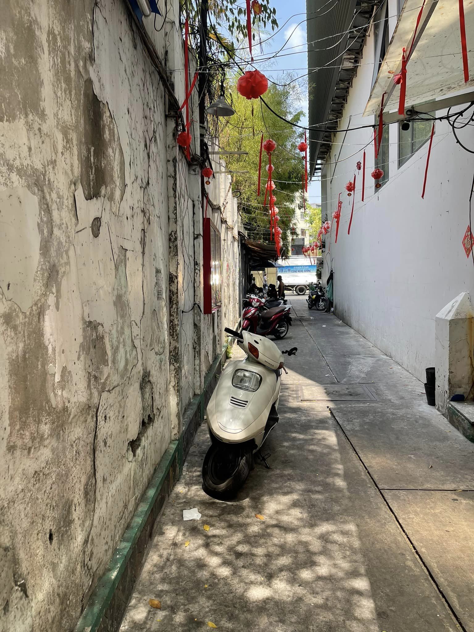 Nhà Mới 100% Hẻm Ba Gác, Nguyễn Trãi, Quận 1, Full Nôi Thất