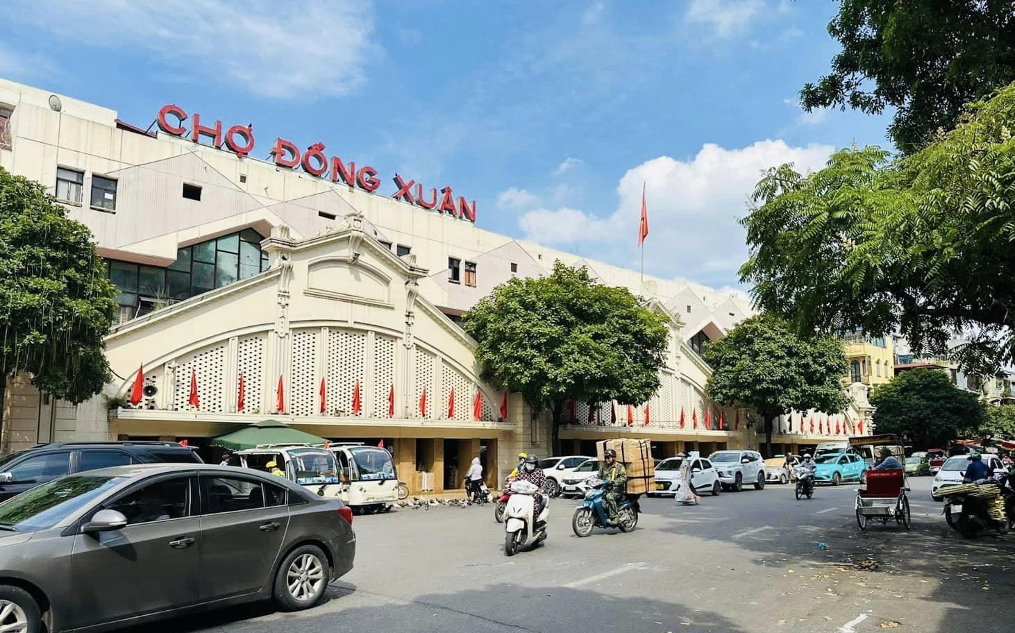 Cần bán nhà mặt phố Đồng Xuân phường Hàng Mã HK nhìn chợ Đồng Xuân