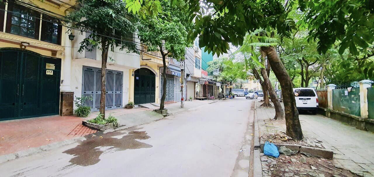 Bán nhà mặt ngõ phân lô Kim Đồng, 64 m2, mặt tiền 5m, giá 15.8 tỷ, KD đỉnh