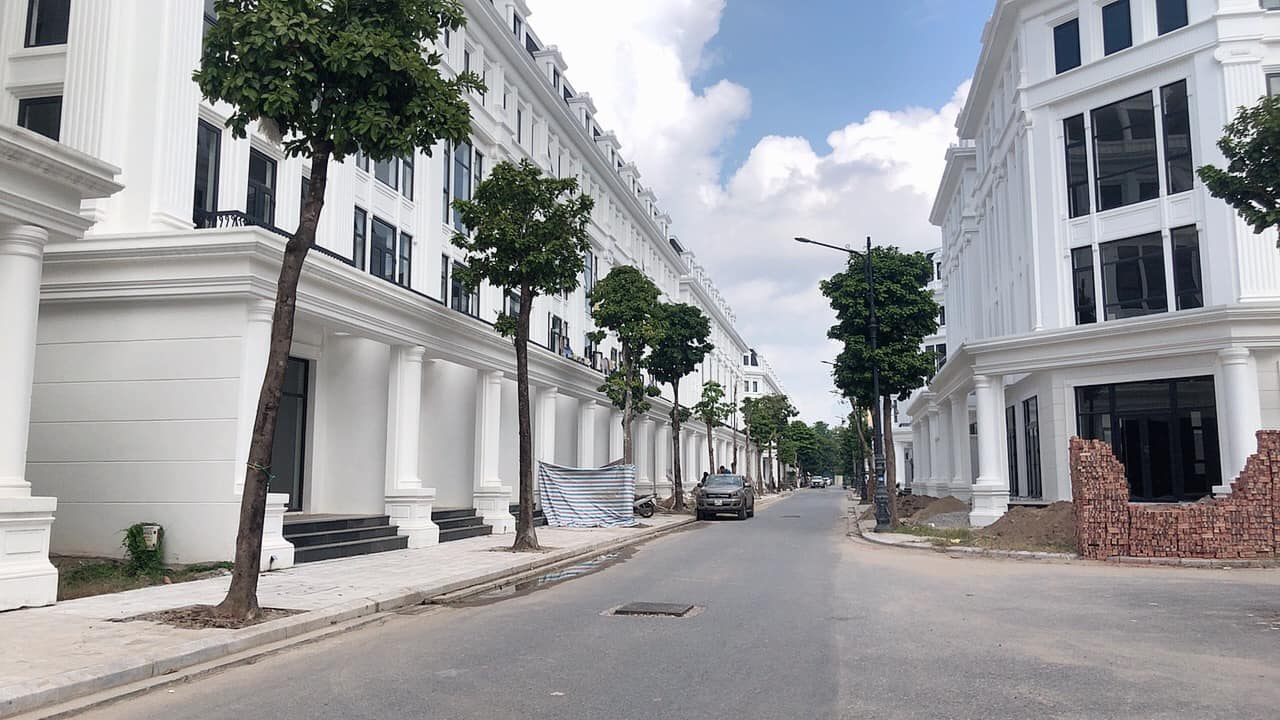 Bán Gấp! Liền kề Vip, KĐT Louis City Tân Mai, 93.8m x 5T x Mt 5m. Giá 17 tỷ