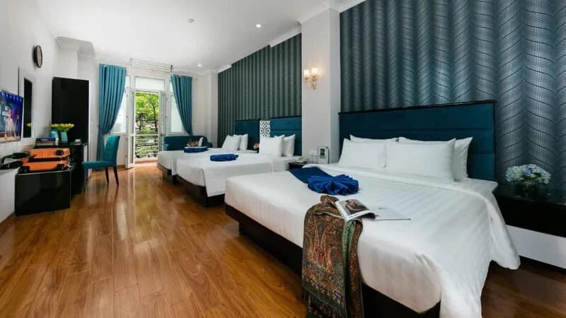 Cần bán nhà mặt phố phường Hàng Mã vị trí đẹp cho tài sản dòng tiền phố cổ hiệu suất hơn 4%/năm