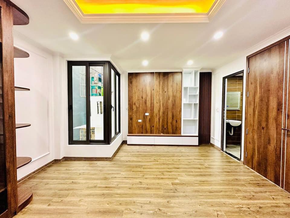 Bán nhà thang máy Hào Nam 40m 6 tầng 7 tỷ