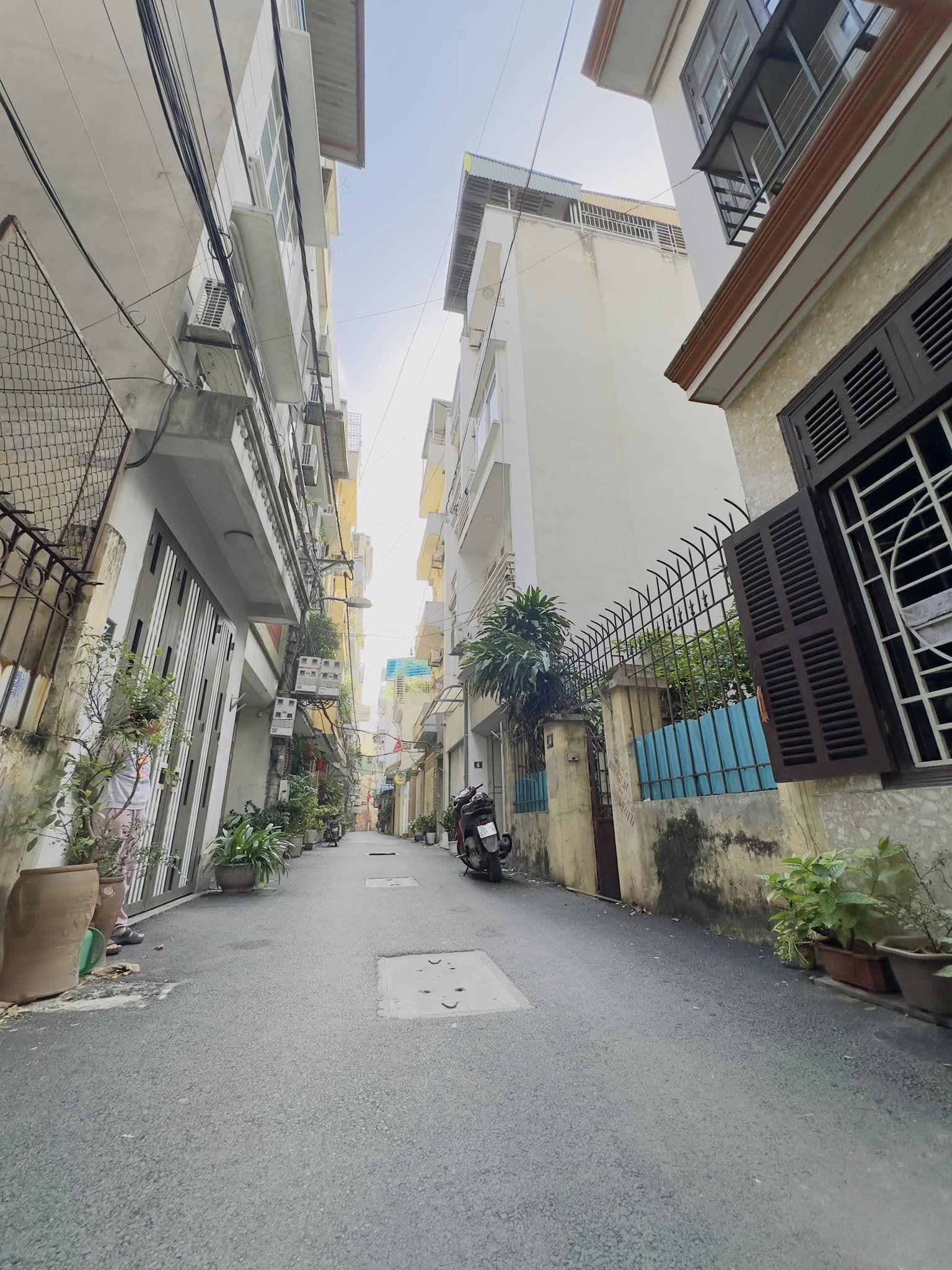 Bán nhà 2 tầng Lê Trọng Tấn Ô TÔ diện tích 123 m mặt tiền 6 m giá 14 tỷ