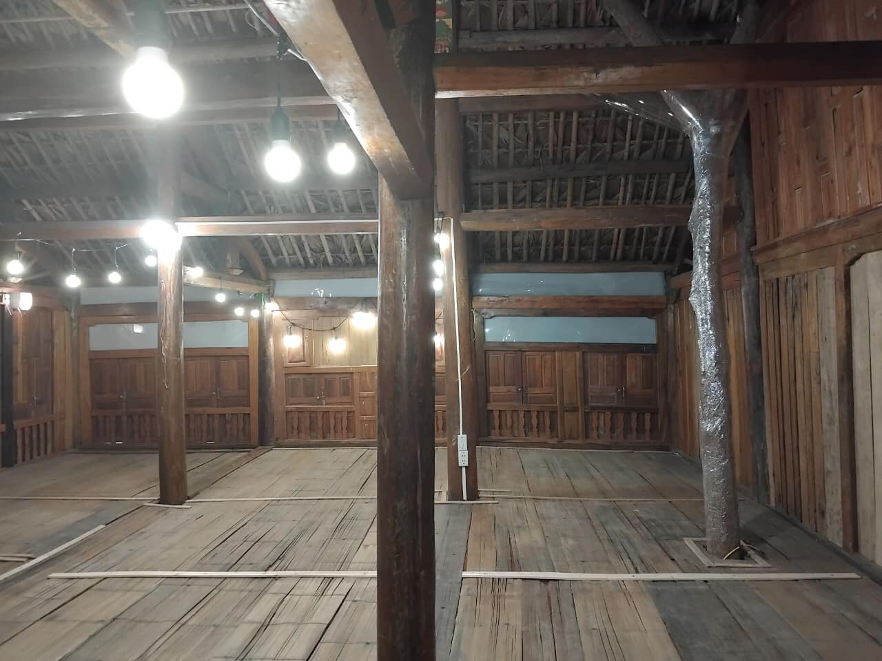 CHO THUÊ NHÀ SÀN GỖ 3 GIAN, NGÕ Ô TÔ KHUẤT DUY TIỀN, THANH XUÂN, 93M2, 17 TRIỆU, KINH DOANH