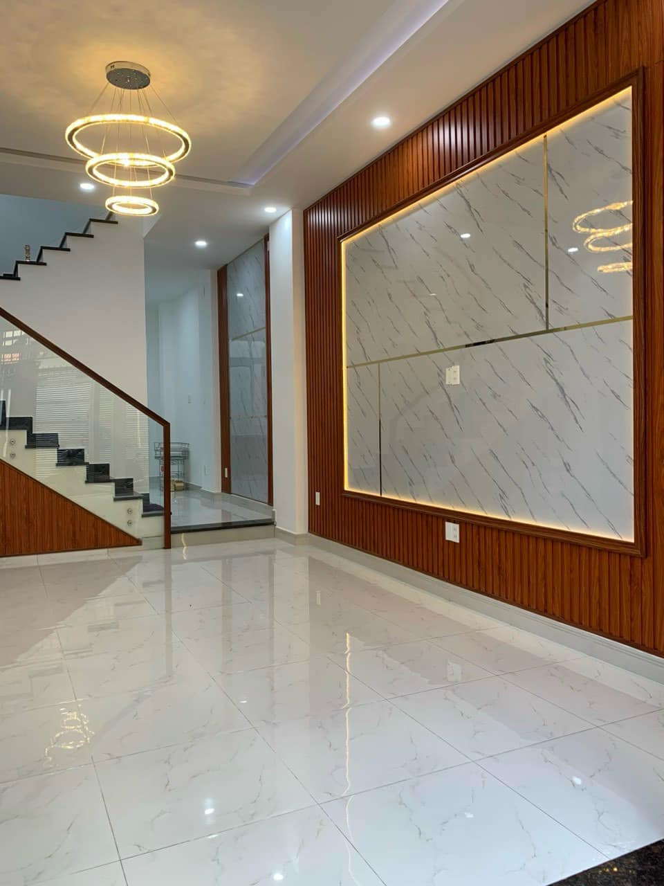 Chỉ cần 9 tỷ 400 có ngay căn nhà mặt tiền hụt Chu Văn An p12 Bình Thạnh với thiết kế hiện đại 80m2