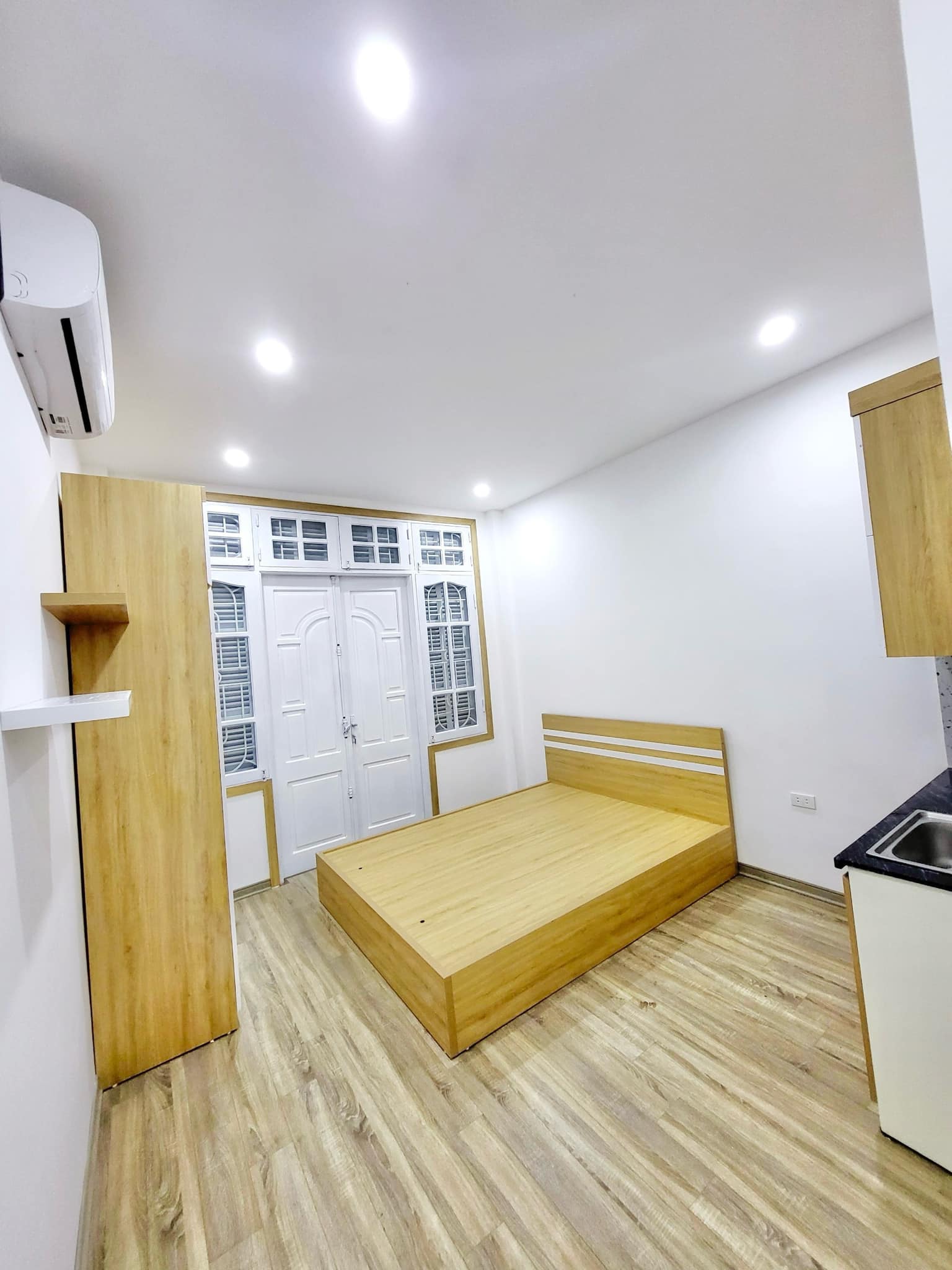 CẦN BÁN CHDV TẠI MỸ ĐÌNH, Ô TÔ ĐỖ CỬA, LÔ GÓC 80M2 7T GIÁ NHỈNH 17 TỶ