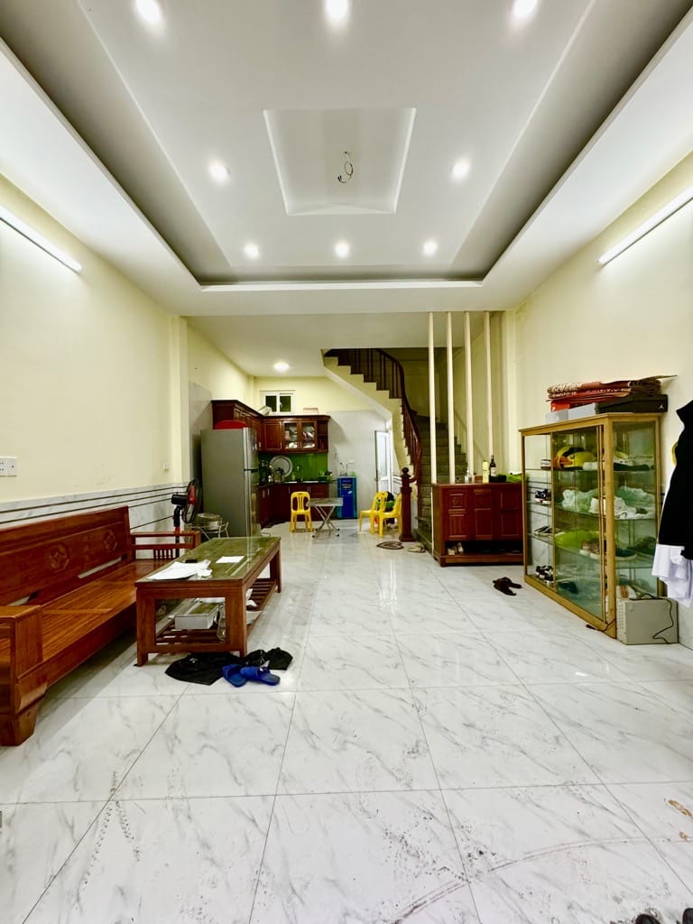 Bán nhà mặt ngõ Đội Cấn, 15m ra mặt phố, ngõ trước nhà rộng 3m, thoáng sáng. Giá 4,3 tỷ
