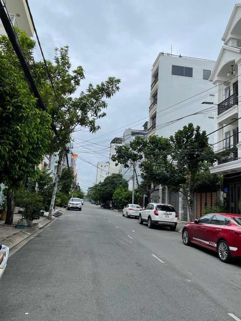 MẶT TIỀN ĐƯỜNG SỐ -VUÔNG VỨC KO LỘ GIỚI -BÁN ĐẤT TẶNG NHÀ