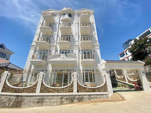 Biệt thự 2 mặt tiền Trịnh Hoài Đức Đà Lạt 232m2 16ty8