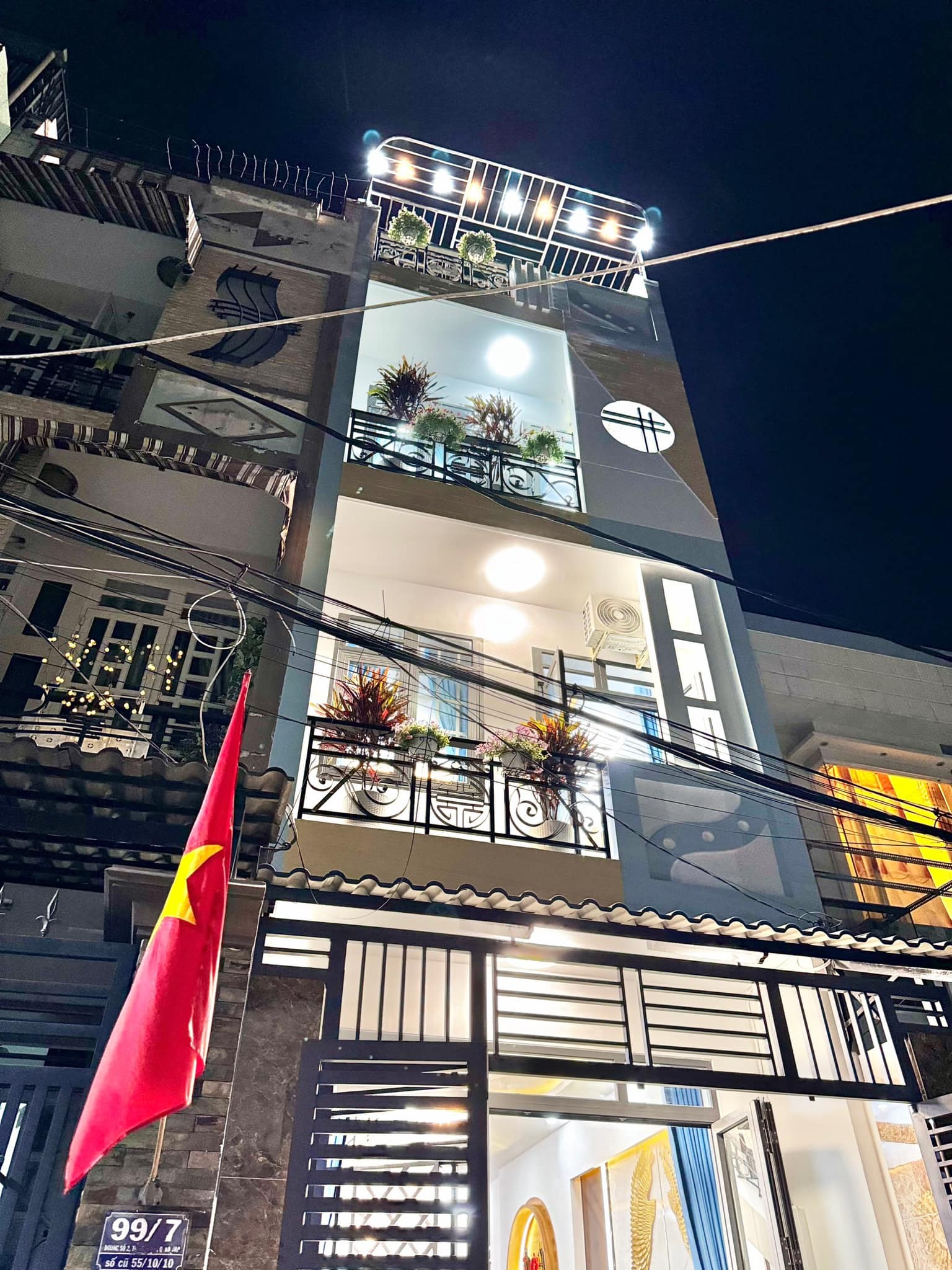 Nhà đẹp 3 lầu Full nội thất, giá tốt quá, ngay trường học Phan Châu Trinh, hẻm 5m