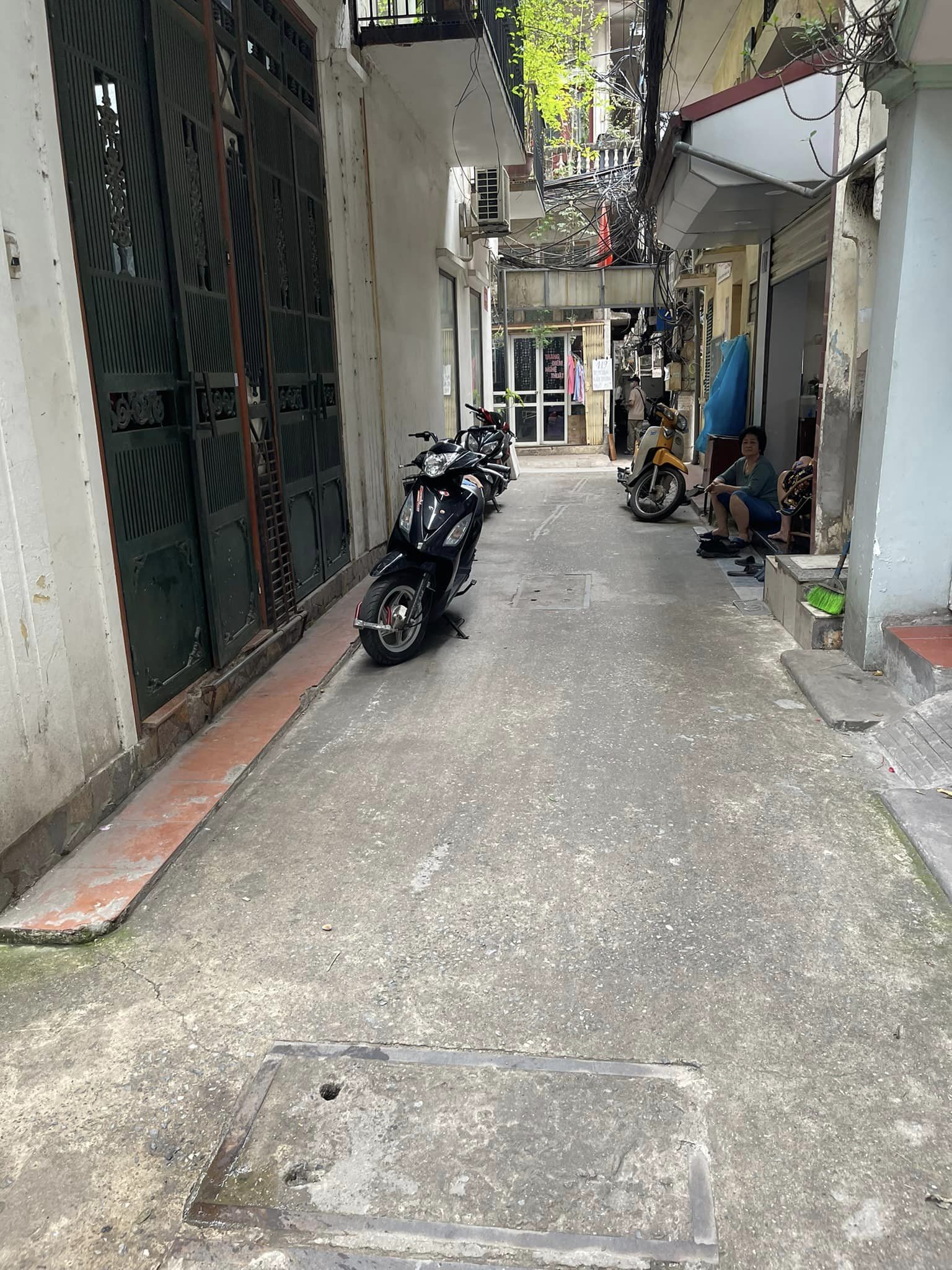 BÁN NHÀ MẶT NGÕ KIM HOA ĐỐNG ĐA 42M2 2 TẦNG 3MT GIÁ CHỈ 2.5 TỶ KINH DOANH SẦM UẤT XEM LÀ CHỐT