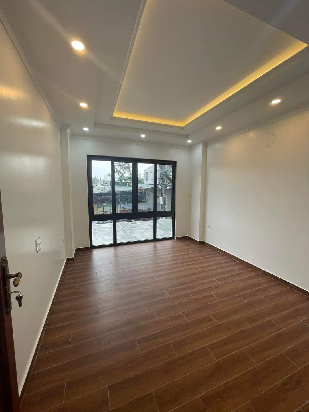 Chính Chủ cần bán căn nhà 48m2x6 tầng ĐÃ HOÀN THIỆN Phố Nguyễn Chính, Hoàng Mai.