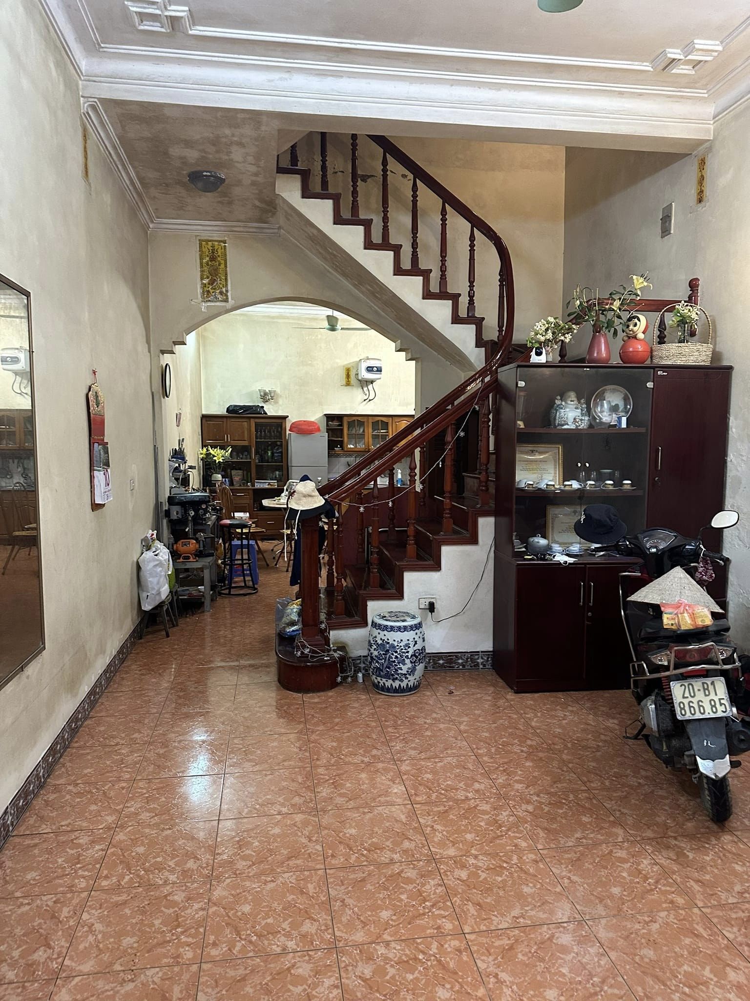 Bán nhà mặt phố Yên Lạc, 63m2, 4 tầng, mặt tiền 4.6m, nhỉnh 18 tỷ, KD đỉnh, Ô tô tránh