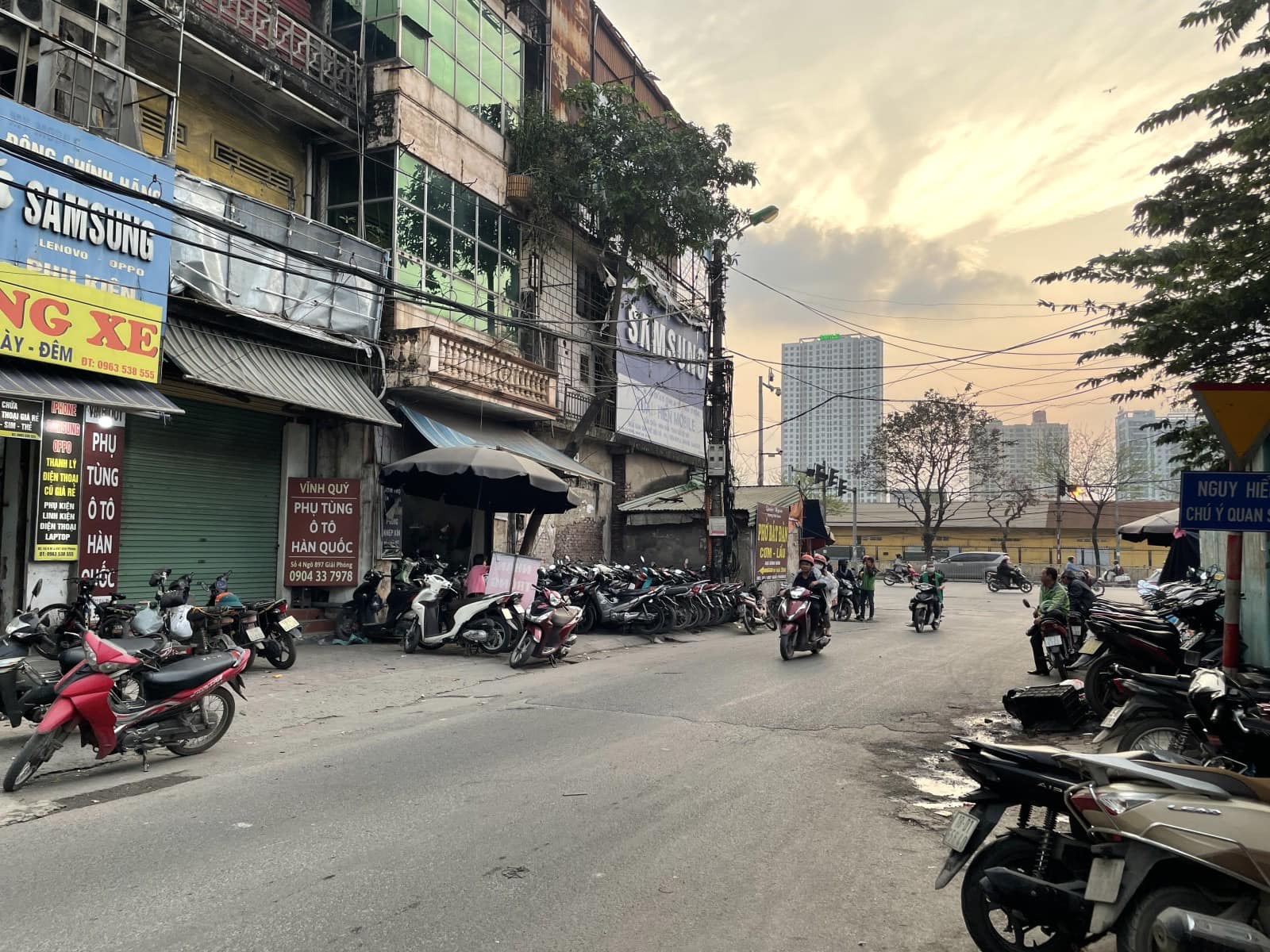 Giải Phóng 57m 4 tầng mặt tiền 3.9m 14.8 tỷ vỉa hè ô tô tránh kinh doanh 0986073333