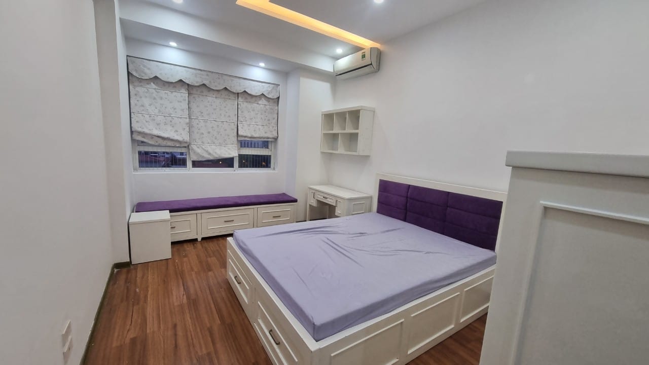 Tòa N08-B sát công viên CG, Thành Thái 118m 3PN, Nhà đẹp ở luôn, 6.8 tỷ