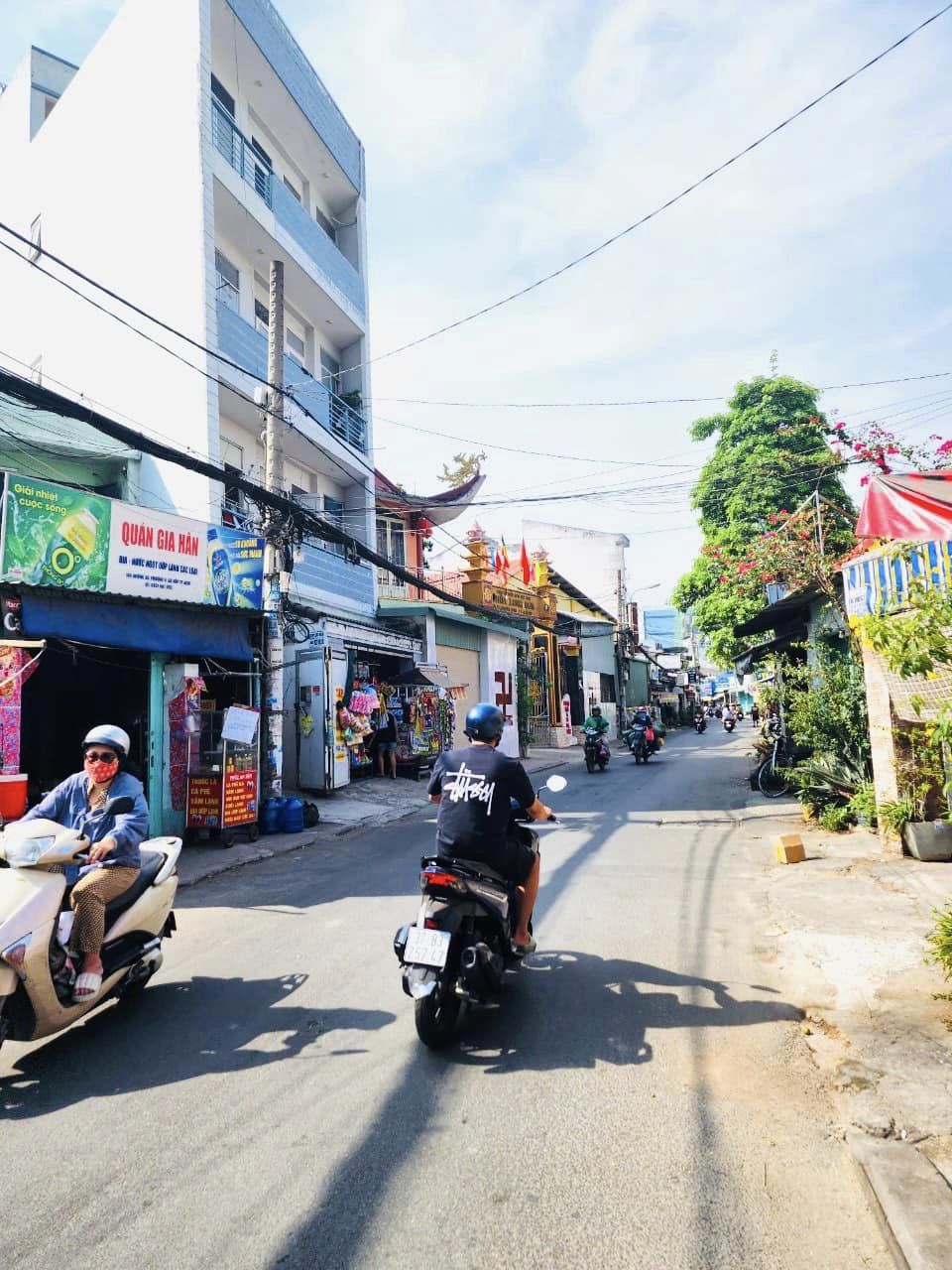 Bán Gấp Tòa Nhà Căn Hộ Dịch Vụ 5 lầu Phường 6 Gò Vấp! Giá rẻ bằng bán đất, thu nhập khủng