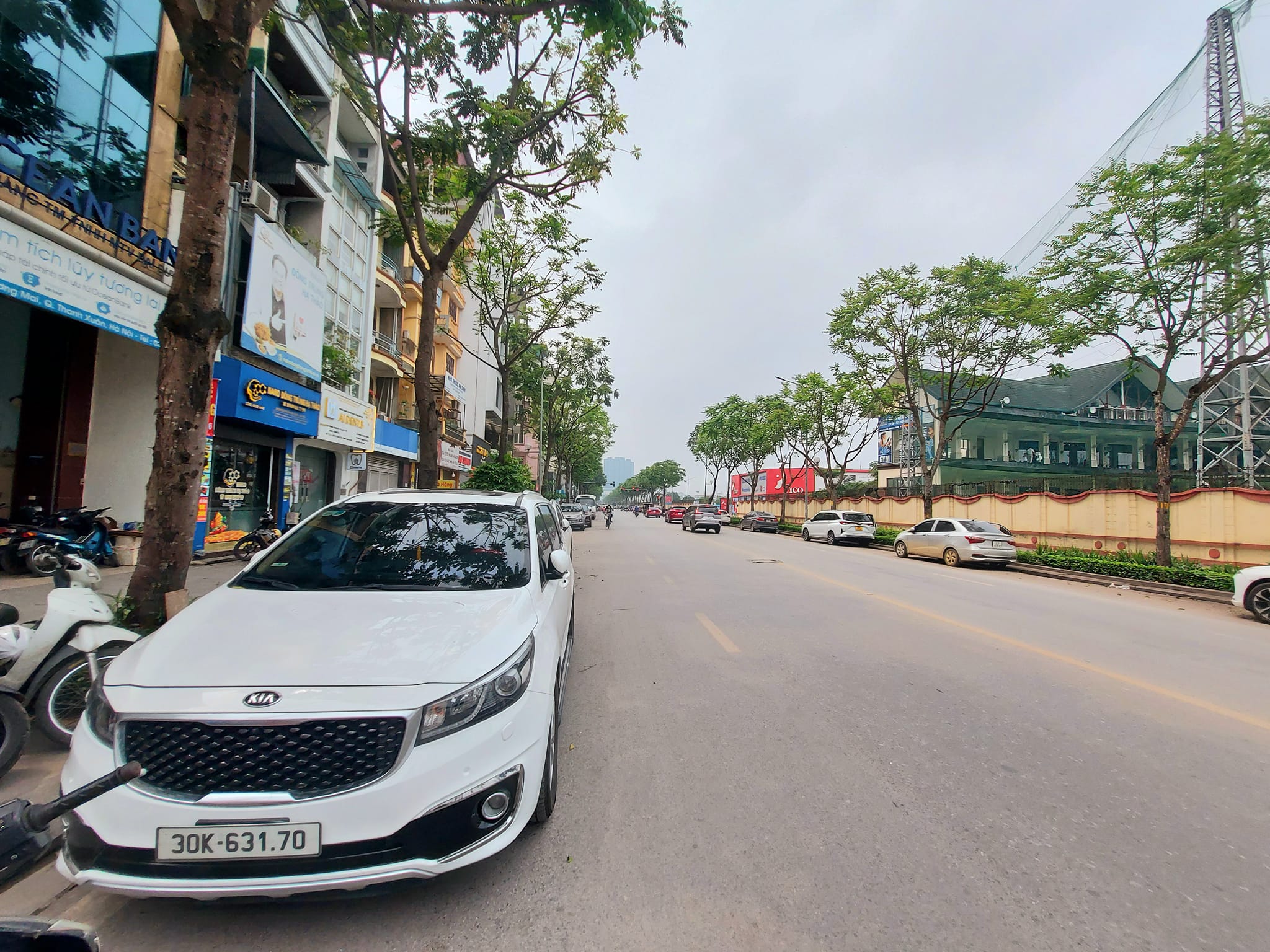 Bán nhà Lê Trọng Tấn,DT 37m x 6 tầng,cách mặt phố 40m, giá 5.7 tỷ