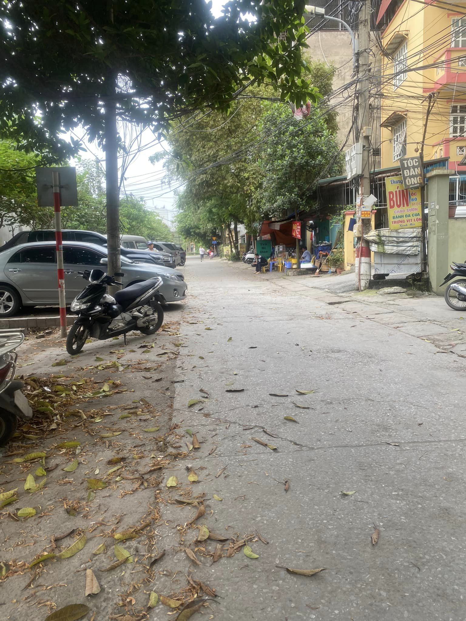 Nhỉnh 20 tỷ! Hàng Xóm KĐT Mới Đại Kim, Phố kim giang 99m x 4T x Mt 4.7m.