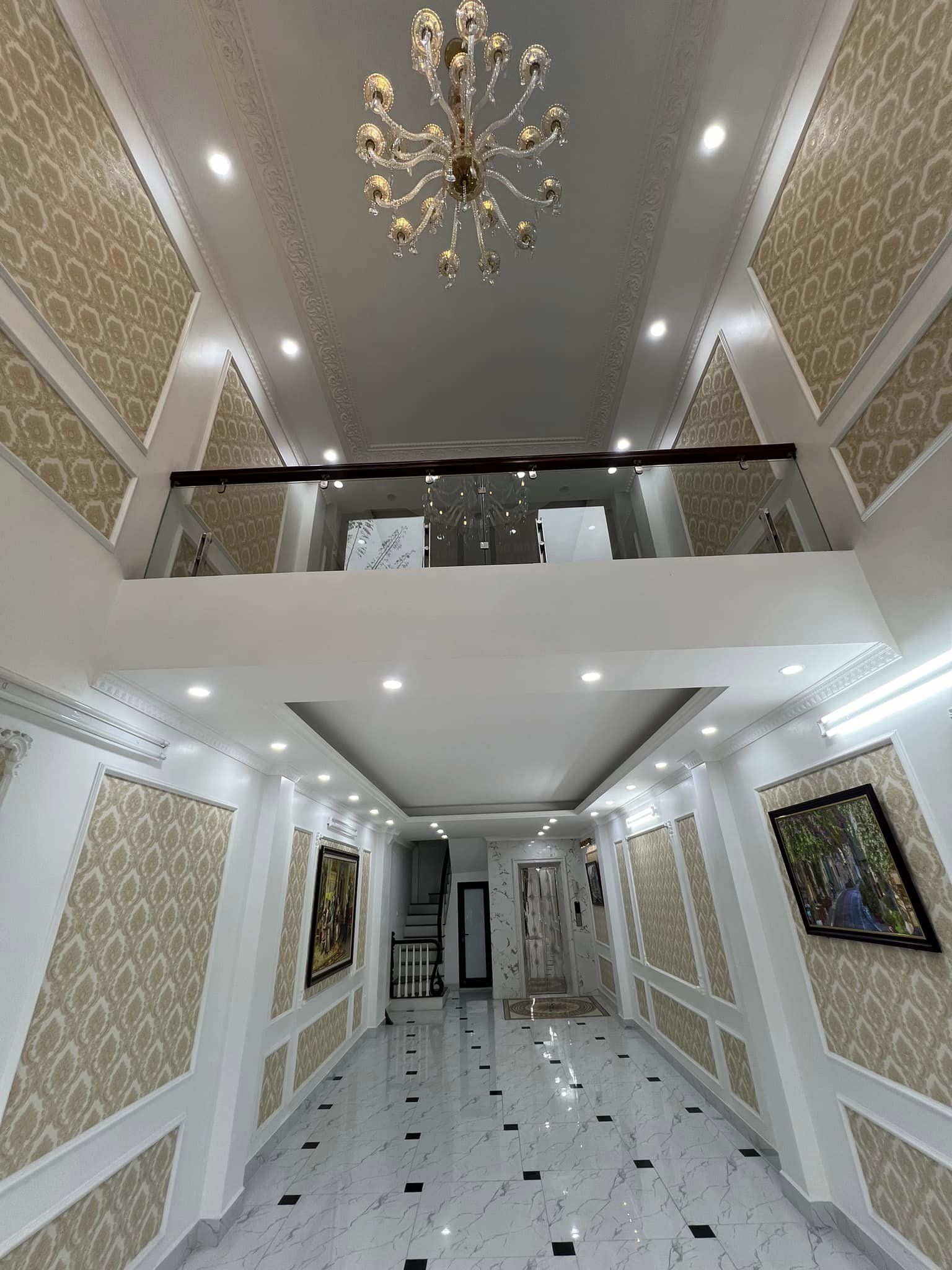 SANG XỊN MỊN - NHƯ KHÁCH SẠN 6 SAO - MẶT PHỐ CỰC VÍP HAI BÀ - THANG MÁY XỊN - THIẾT KẾ HIỆN ĐẠI - VỈA HÈ RỘNG - KINH DOANH ĐỈNH !!!