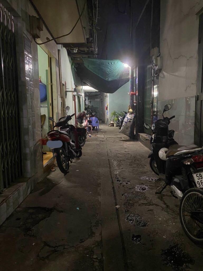 Bán nhà nhỏ 2 tầng, Huỳnh Văn Chính, Tân Phú, 11m2 , cho thuê 5tr/tháng, giá nhỉnh 1 tỷ