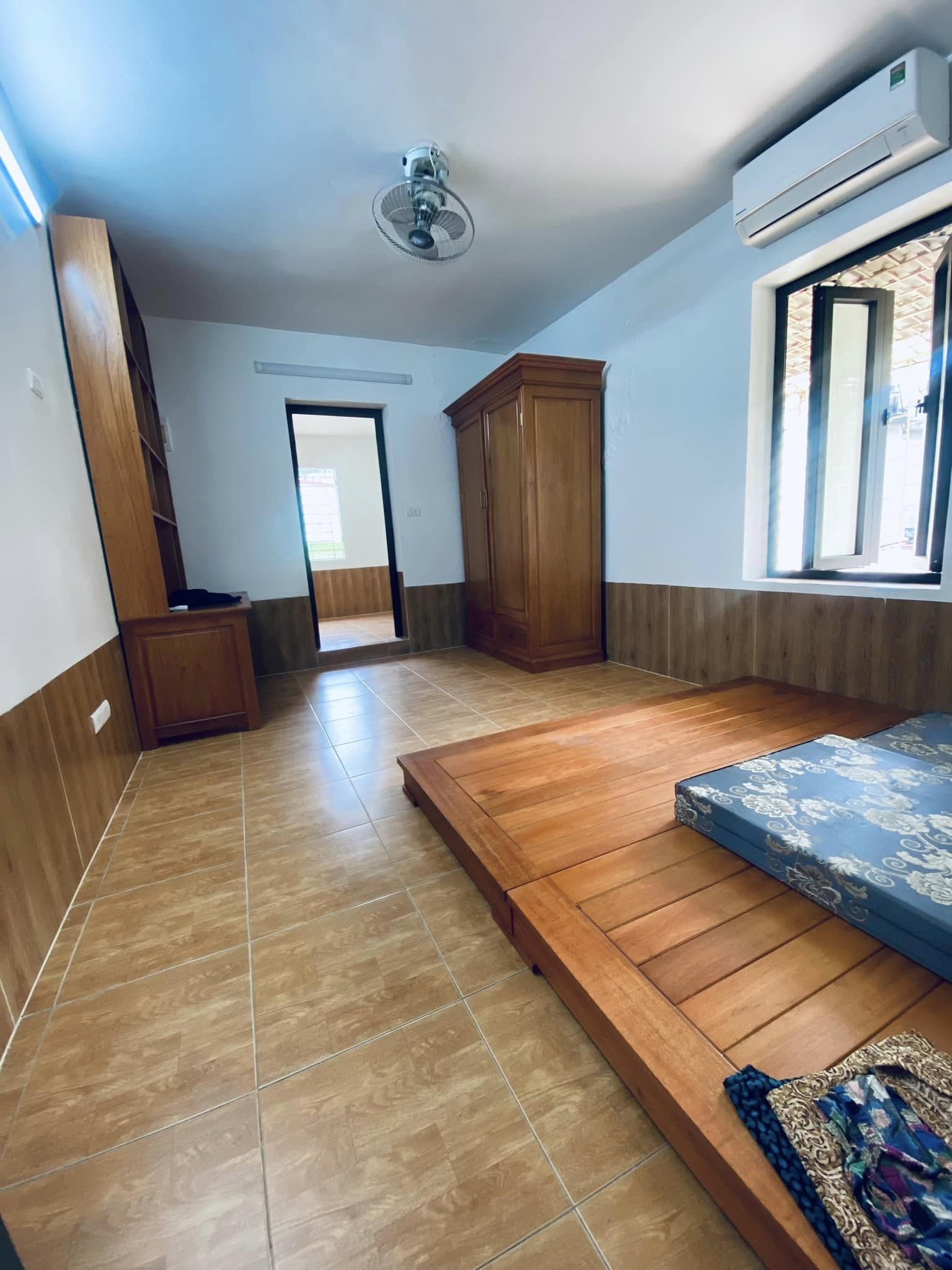 Bán tập thể Đồng Xa, Mai Dịch 65m2, 3 ngủ, ô tô đỗ dưới, 2.5 tỷ