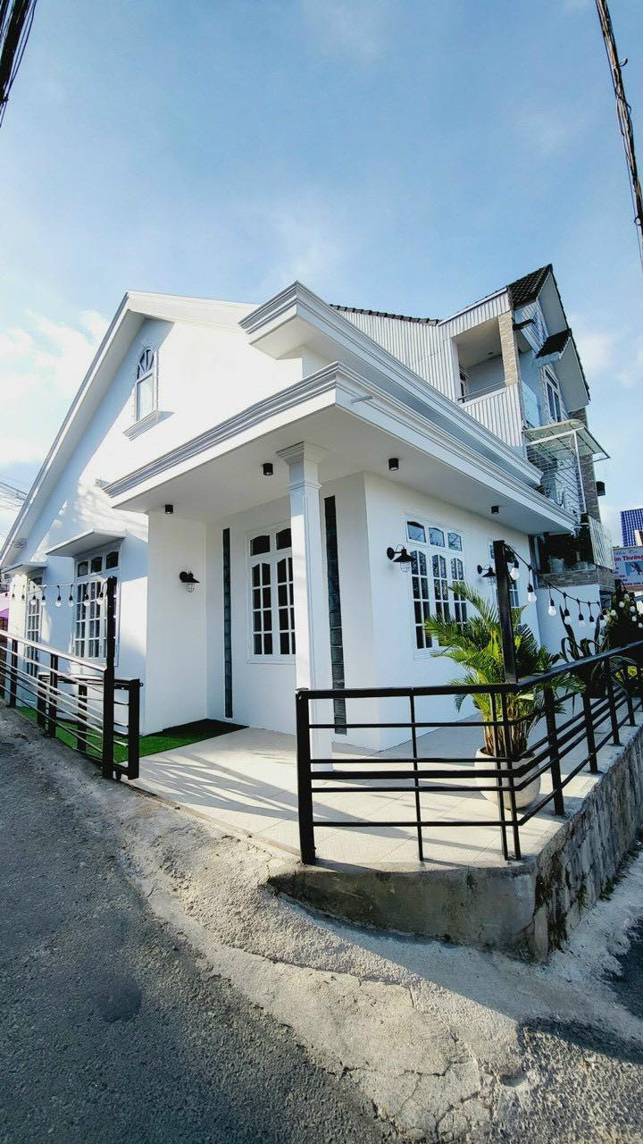 Bán nhà 3 mặt tiền hẻm 27 Lê Hồng Phong Đà Lạt 120m2 7ty5