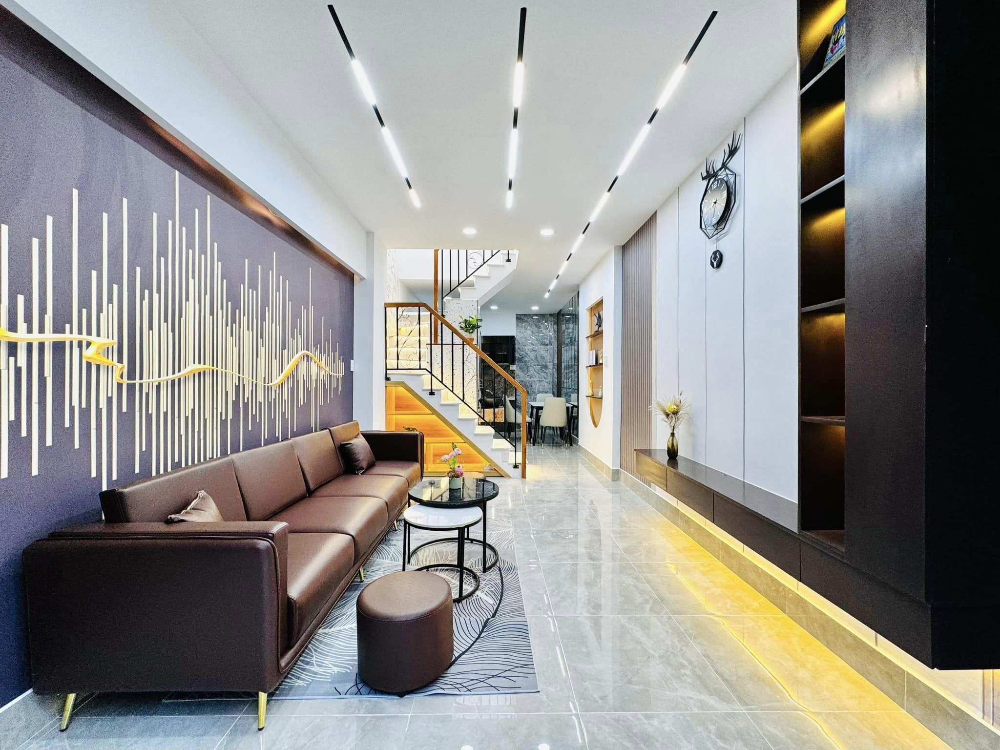 NHÀ 2 TẦNG FULL NỘI THẤT CAO CÂP - ĐS8 - P11 - GÒ VẤP. 30M2 - HOÀN CÔNG ĐỦ - GIÁ CHỈ 4 TỶ.