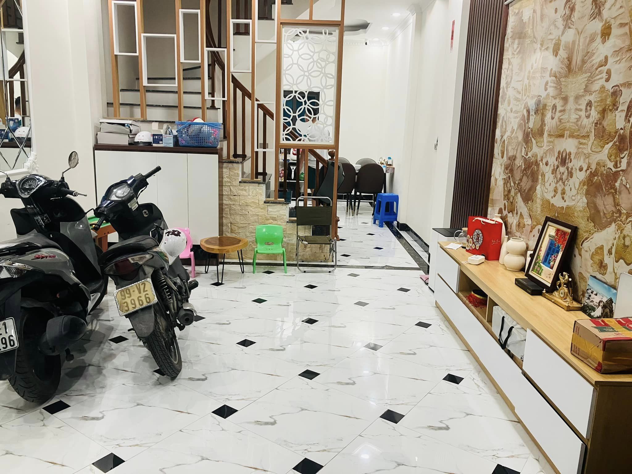 HIẾM CÓ KHÓ TÌM - ĐẲNG CẤP ĐỐNG ĐA - NHÀ CỰC ĐẸP THÔNG SỐ VÀNG - TT ĐƯỜNG LÁNG - PHÁO ĐÀI LÁNG - FULL NỘI THẤT.