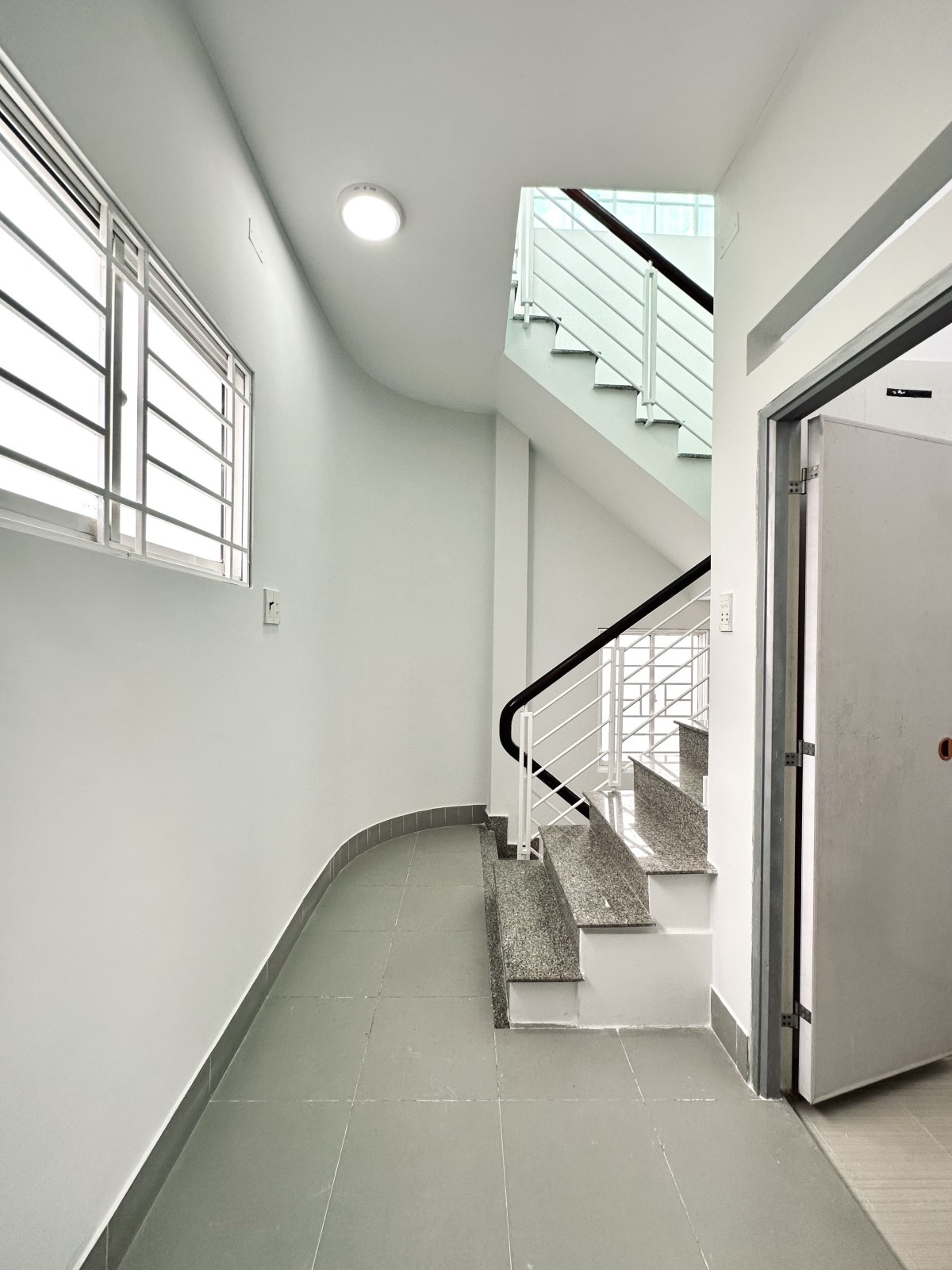 Bán nhà mới vào ở ngay 3/2,Quận 10 32m2 5T BTCT nhỉnh 5 tỷ