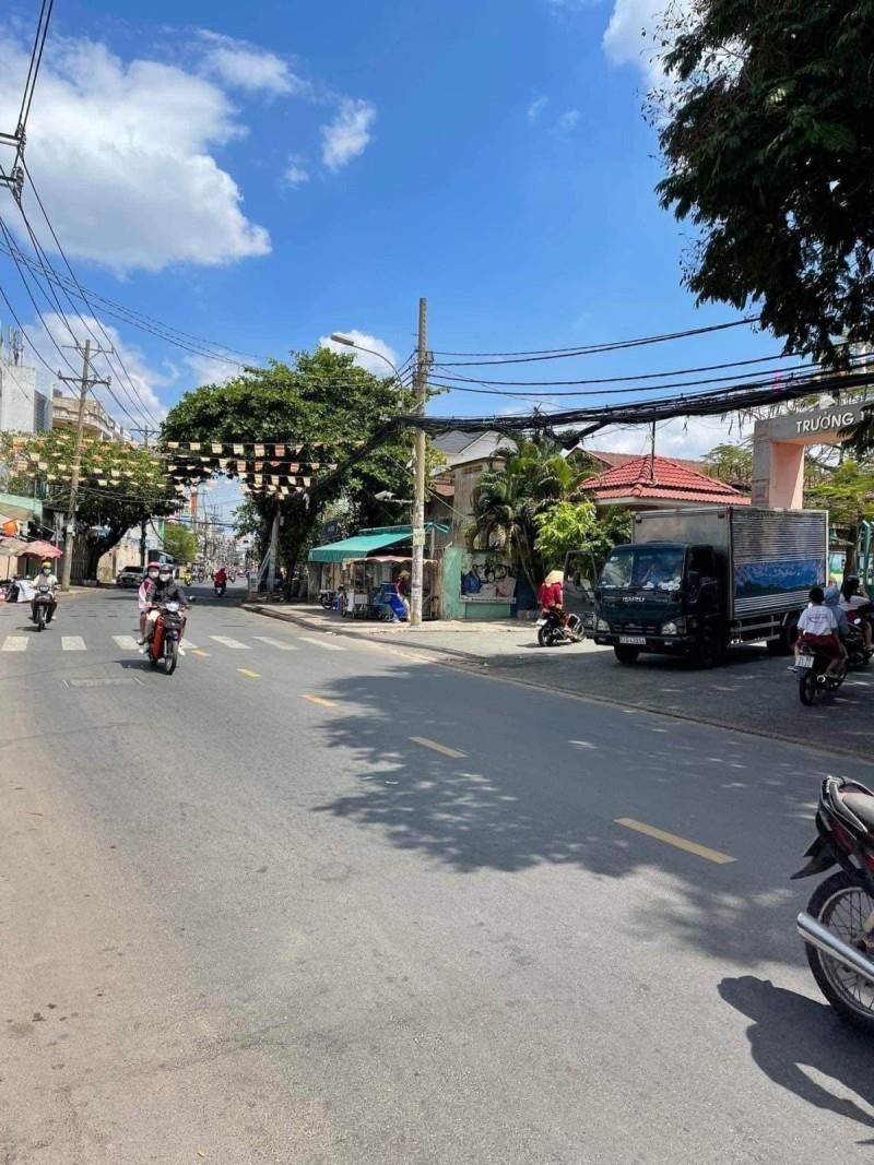 MẶT TIỀN KINH DOANH LAC LONG QUÂN - QUẬN 11 - NGANG KHỦNG 9M CỰC HIẾM - GIÁ NHỈNH 22 TỶ TL