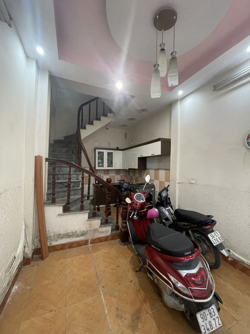 Trần Thái Tông - Diện tích 48m2 - 5 Tầng - 3.95 Tỷ - Cầu Giấy