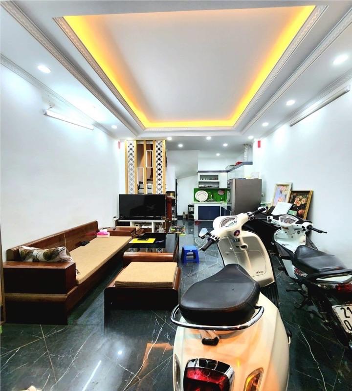 NHÀ MỚI- NGÕ THÔNG -SỔ ĐỎ ĐẸP- TẶNG FULL NỘI THẤT, CẦU GIẤY165M2,GIÁ 5,5 TỶ(THƯƠNG LƯỢNG)