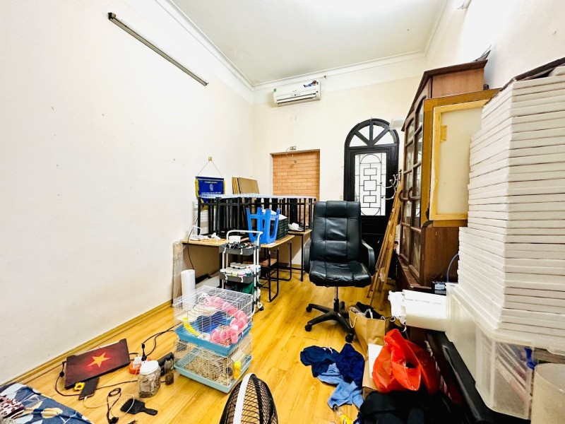 Cẩm Văn - Diện tích 30m2 - 4 Tầng - 4.25 Tỷ - Đống Đa