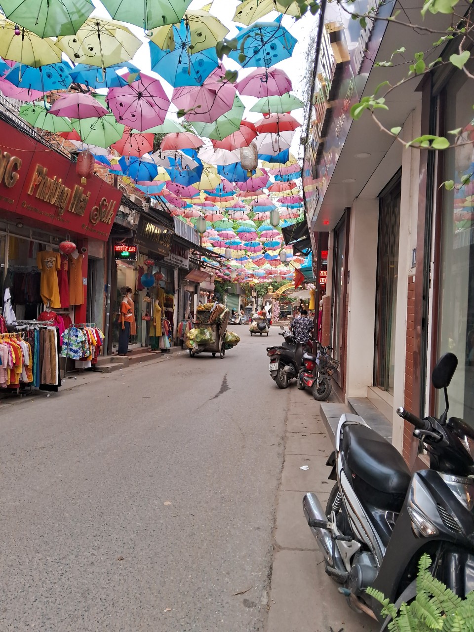 Bán Nhà Siêu Phẩm Mặt Phố lụa, Vạn Phúc. Hà Đông, DT: 100m2 ,2 Tầng .26 Tỷ