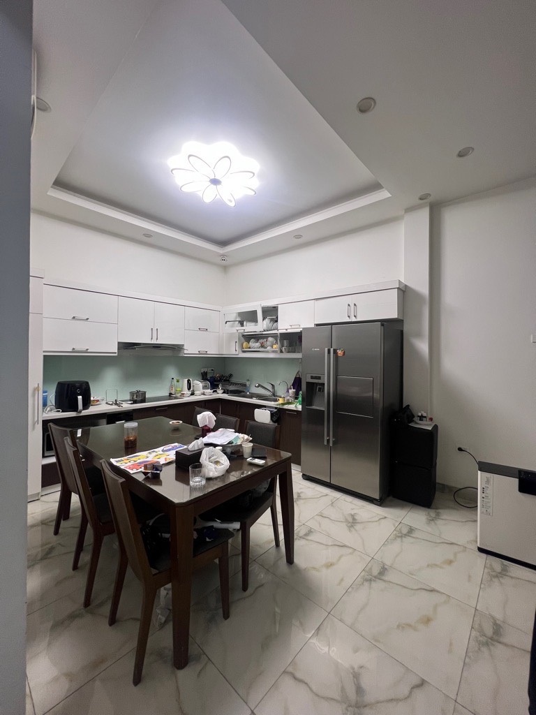 BÁN NHÀ NGUYỄN VĂN CỪ - DÂN XÂY - NGÕ THÔNG - KINH DOANH - GARA Ô TÔ ĐỂ 2 Ô TÔ