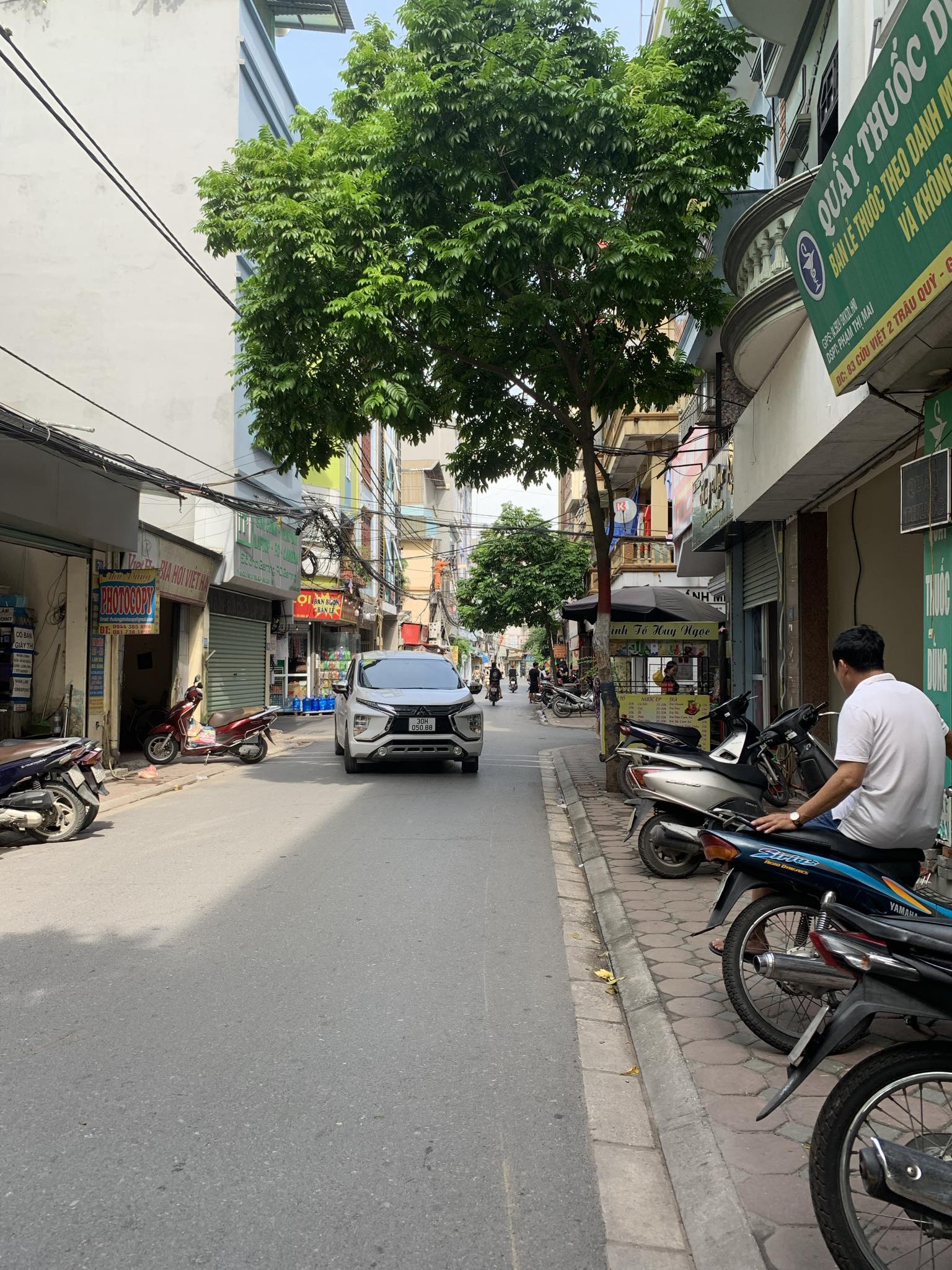 Nhà 3 tầng mặt phố Trâu Quỳ kinh doanh sầm uất