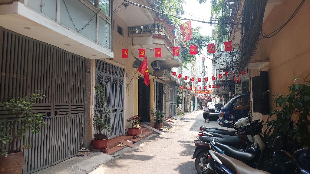 Hiếm – Ba Đình – 4 tầng sổ đỏ- Ngõ nông gần ô tô- Mặt tiền 3m- 2.15 tỷ