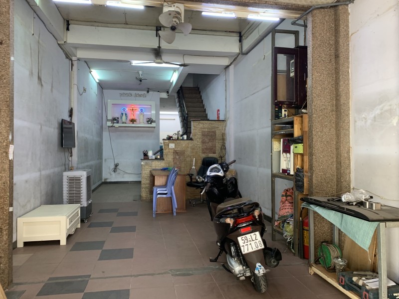 Bán nhà mặt tiền hàng ngộp bank Mai Xuân Thưởng ( 4,2 * 18) 6 tầng phường 1 quận 6 chỉ 15,9 tỷ