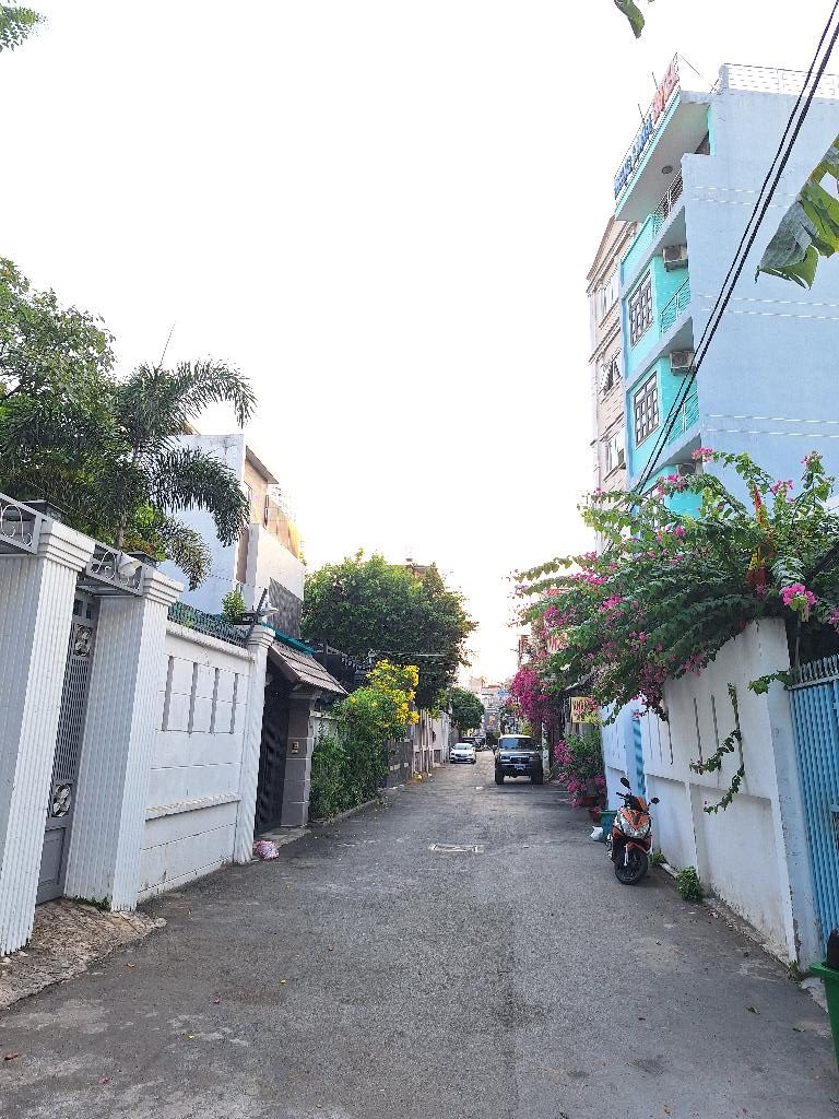 BÁN ĐẤT Q7 ĐƯỜNG D4 NGAY LOTTER KIỀU ĐÀM NGANG 5M